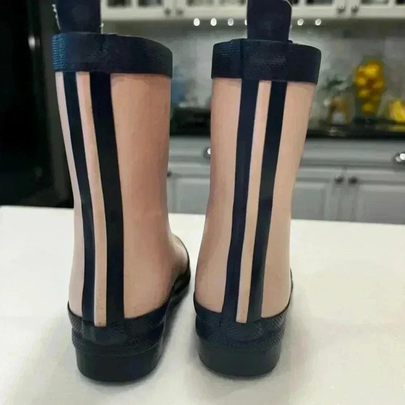 Hatley Little Girls Solid Pink Navy Trim Rain Boots Size 6 - Picture 2 of 9